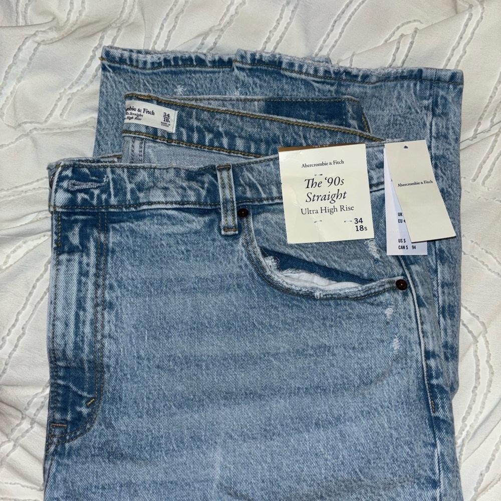 Abercrombie The 90s Straight Ultra High Rise Size 34! NWT